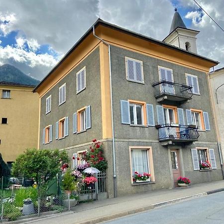 Bed and Breakfast Chasa Sassalbo à Poschiavo Extérieur photo