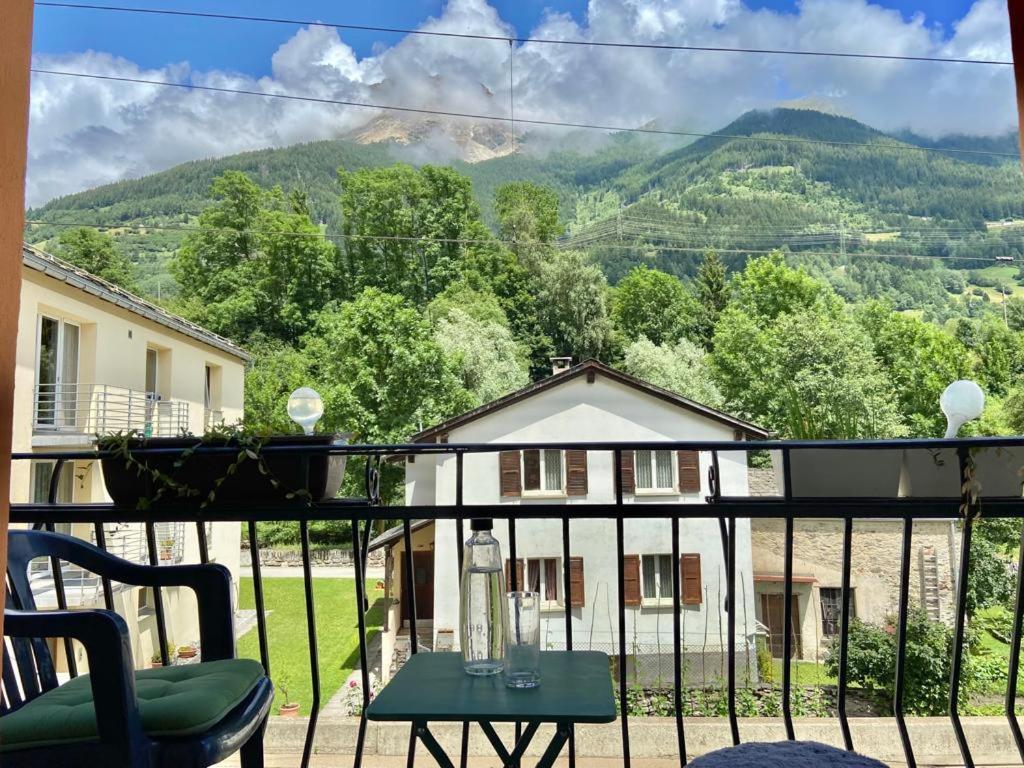 Bed and Breakfast Chasa Sassalbo à Poschiavo Extérieur photo